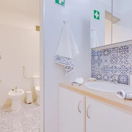Spacious 2 Bedroom Apartment In Faro Exterior photo