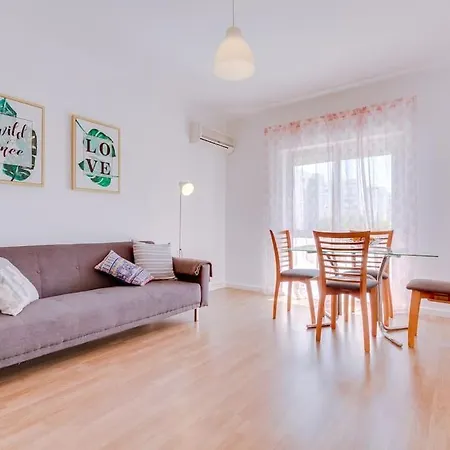 Spacious 2 Bedroom Apartment In Faro Exterior photo