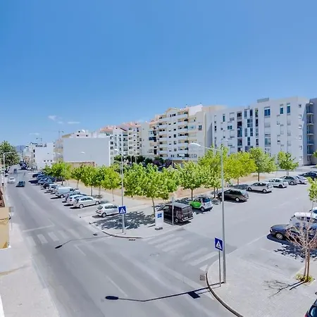 Spacious 2 Bedroom Apartment In Faro Exterior photo