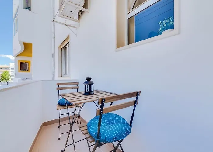 Spacious 2 Bedroom Apartment In Faro